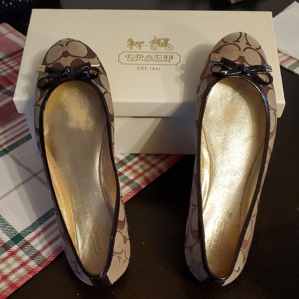 Coach Women's Tan and Brown Flats with Bow